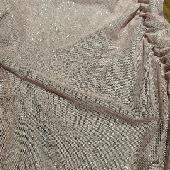 Beautiful pink sparkly dress. - Picture 2 of 4